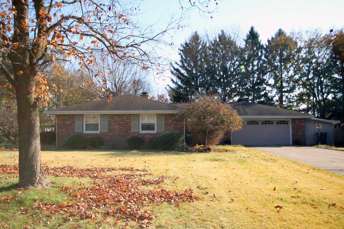 Attached, Exterior, Facade, Brick Facade, Ranch