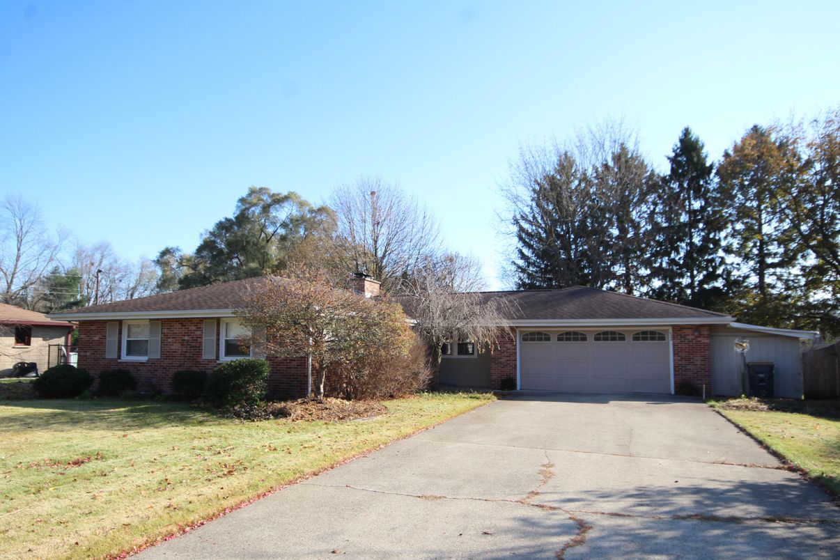 Attached, Exterior, Facade, Brick Facade, Ranch