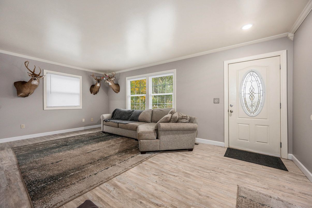 Interior, Recessed Lighting, Wood Texture Flooring