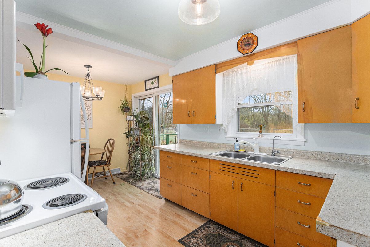 Chandelier, Dining room, Interior, Kitchen, Wood Texture Flooring