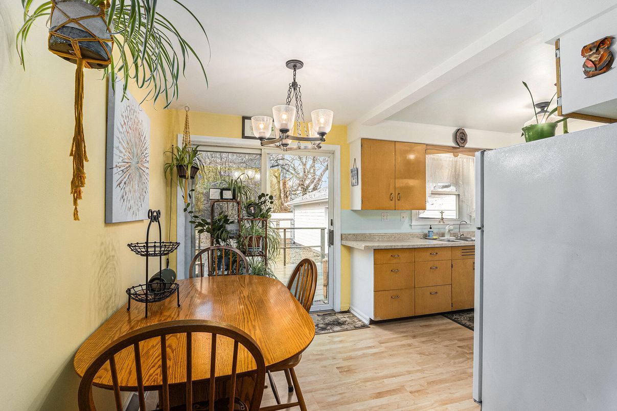 Chandelier, Dining room, Interior, Kitchen, Wood Texture Flooring