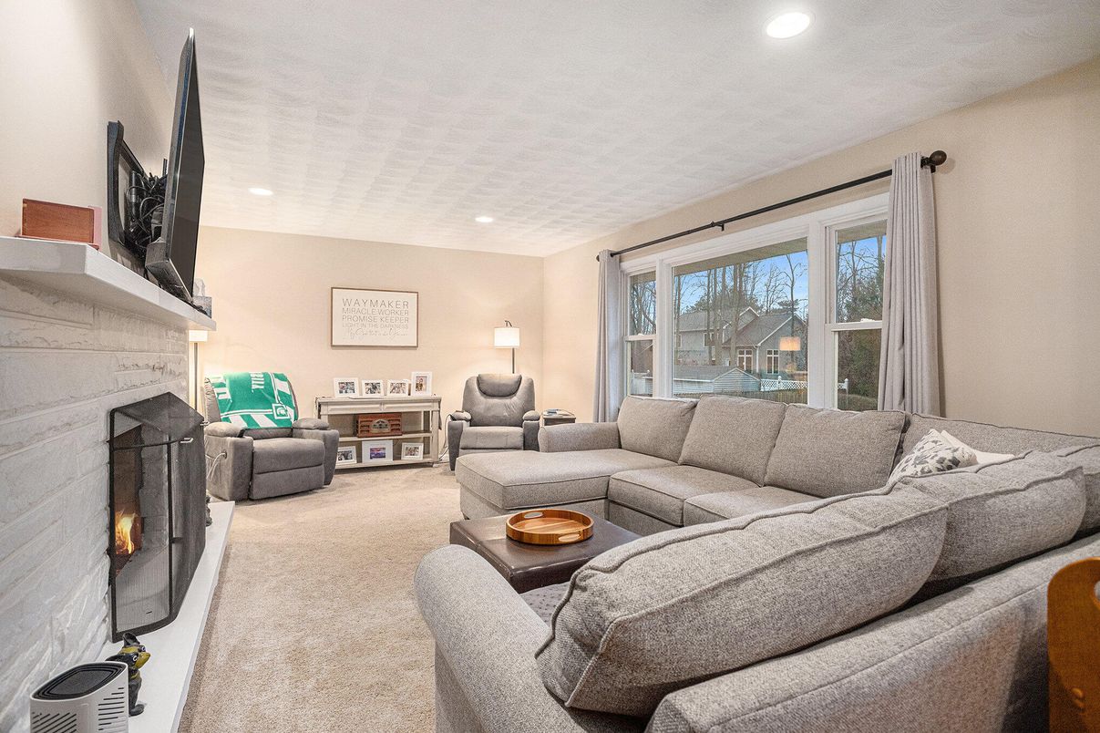 Fireplace, Interior, Living room, Recessed Lighting