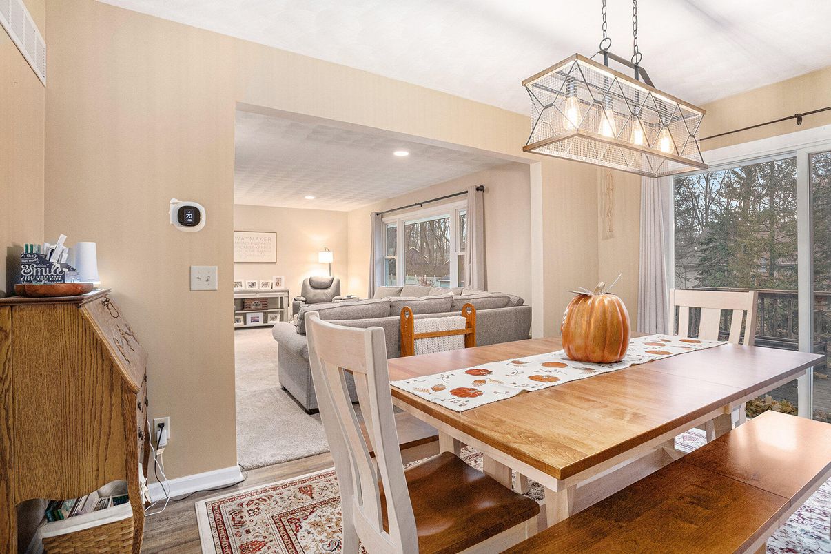 Dining room, Interior, Living room, Pendant Lights, Recessed Lighting, Wood Texture Flooring