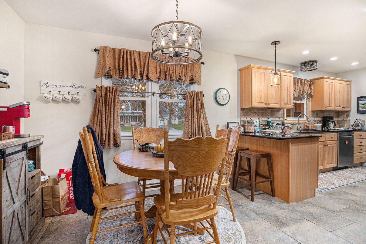 Chandelier, Dining room, Interior, Kitchen, Pendant Lights, Recessed Lighting