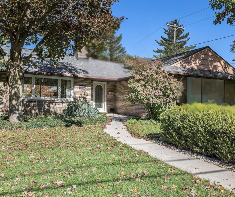 Exterior, Facade, Brick Facade, None