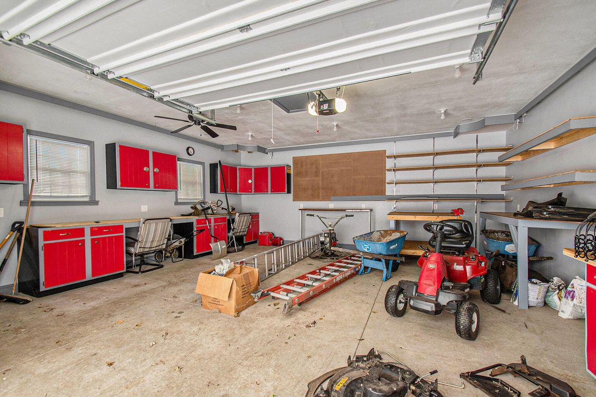 Garage, Interior