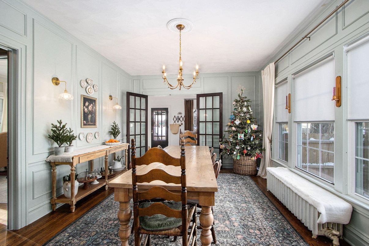 Chandelier, Dining room, Interior