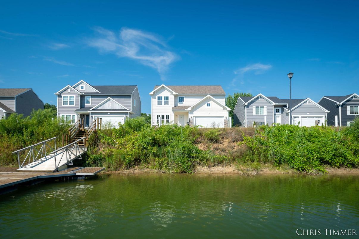 Detached Garage, Exterior
