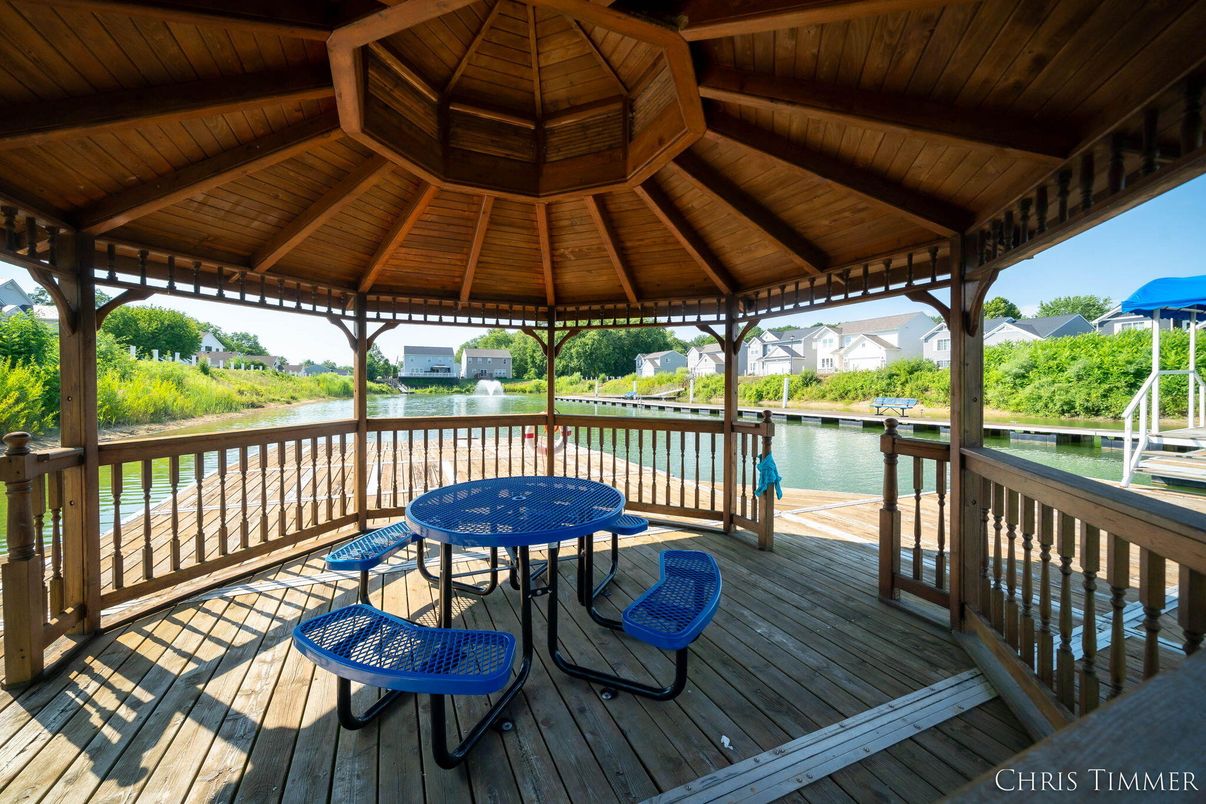 Exterior, Pool, Water