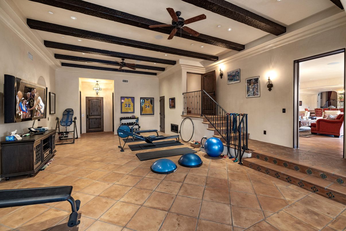 Fitness Equipment, Interior, Recessed Lighting, Wooden Beams