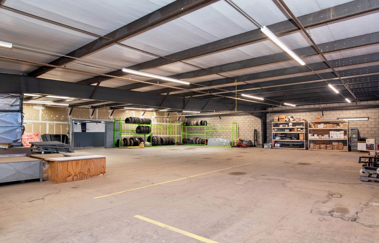 Hot Tub, Interior, Stone Walls
