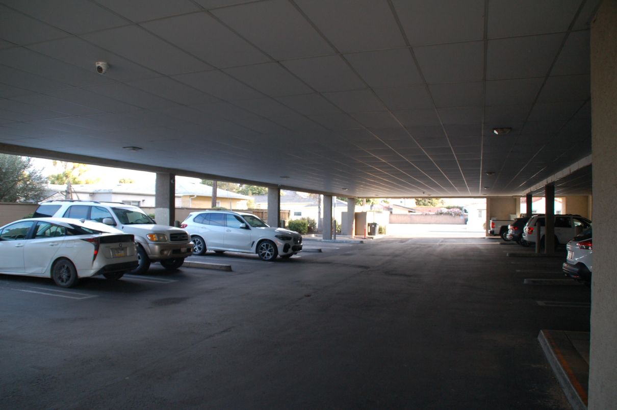 Garage, Interior