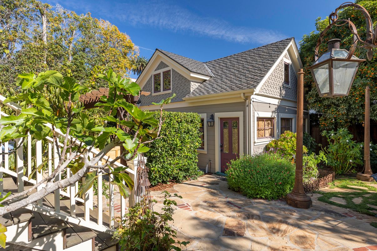Exterior, Facade, Tudor Revival