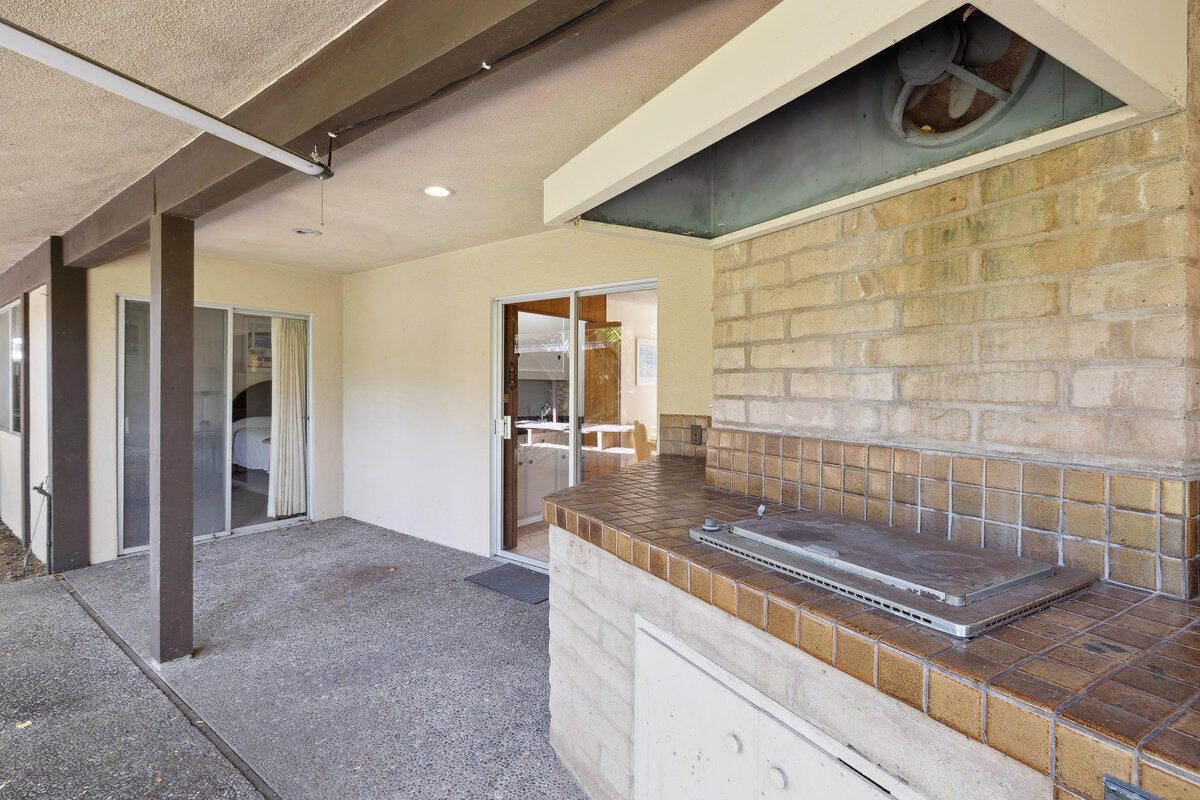 Exterior, Recessed Lighting