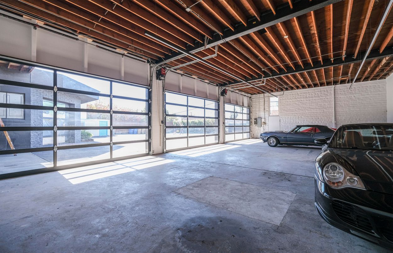 Garage, Interior, Stone Walls