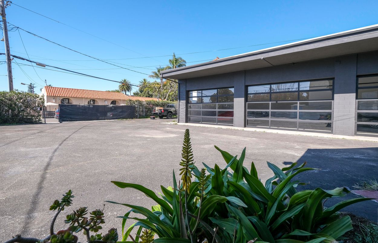 Detached Garage, Exterior