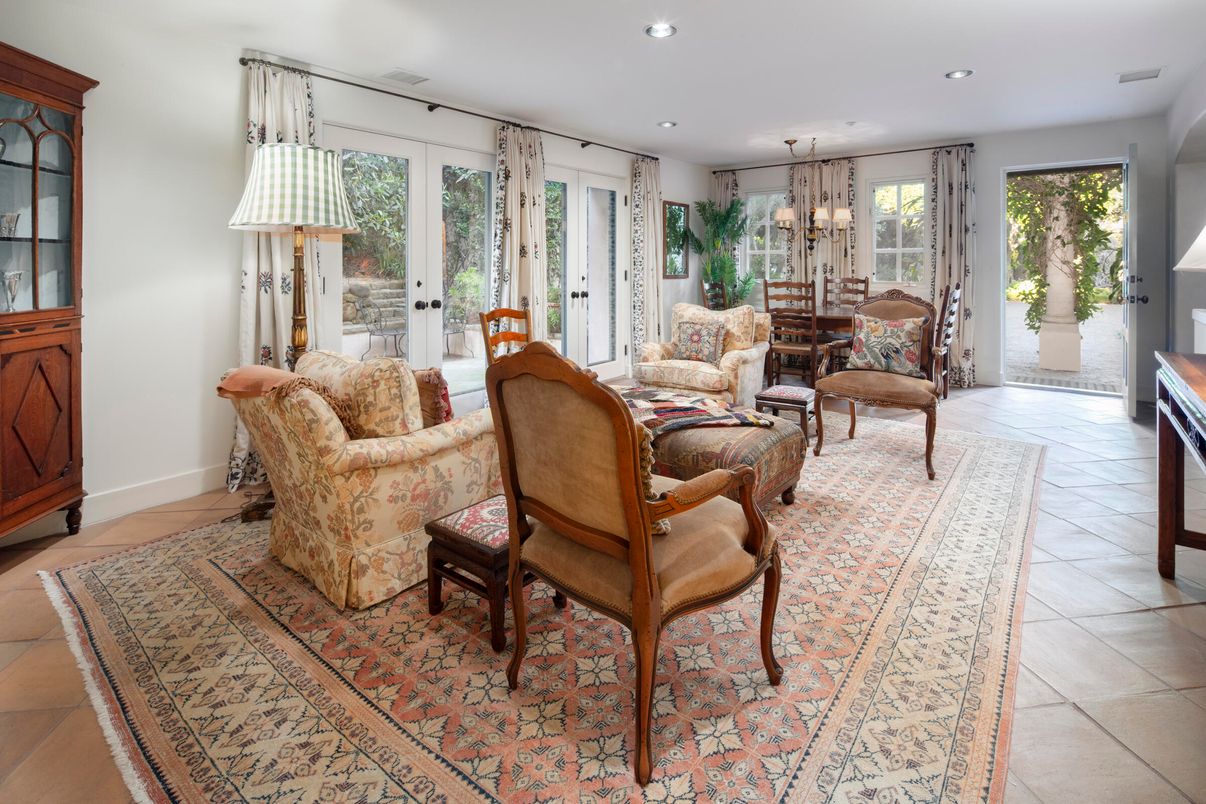 Dining room, Interior, Living room, Recessed Lighting