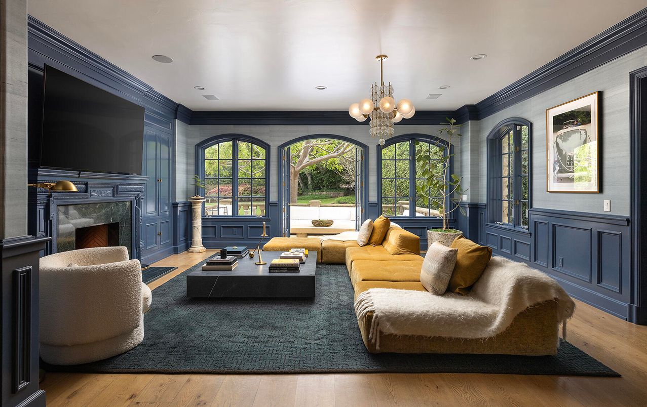 Chandelier, Fireplace, Interior, Living room, Recessed Lighting, Wood Texture Flooring