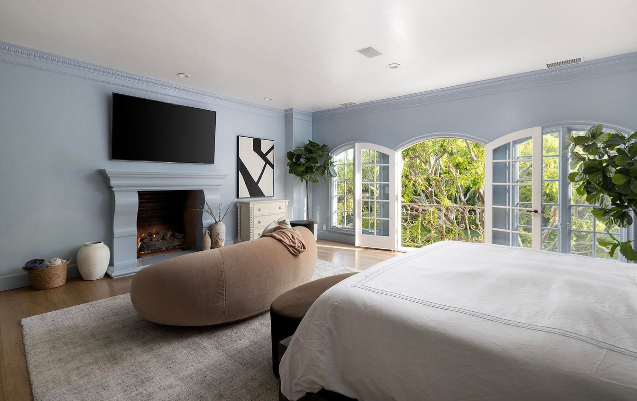 Bedroom, Fireplace, Interior, Recessed Lighting, Wood Texture Flooring