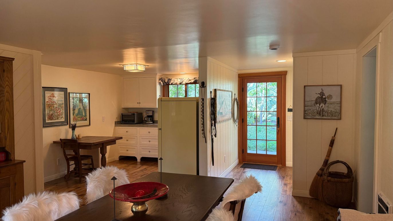 Dining room, Interior, Kitchen, Recessed Lighting, Wood Texture Flooring