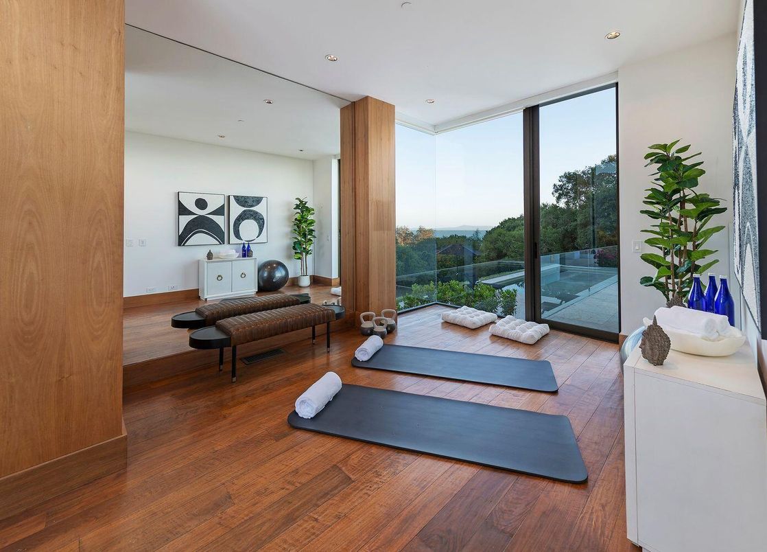 Fitness Equipment, Interior, Recessed Lighting, Wood Texture Flooring