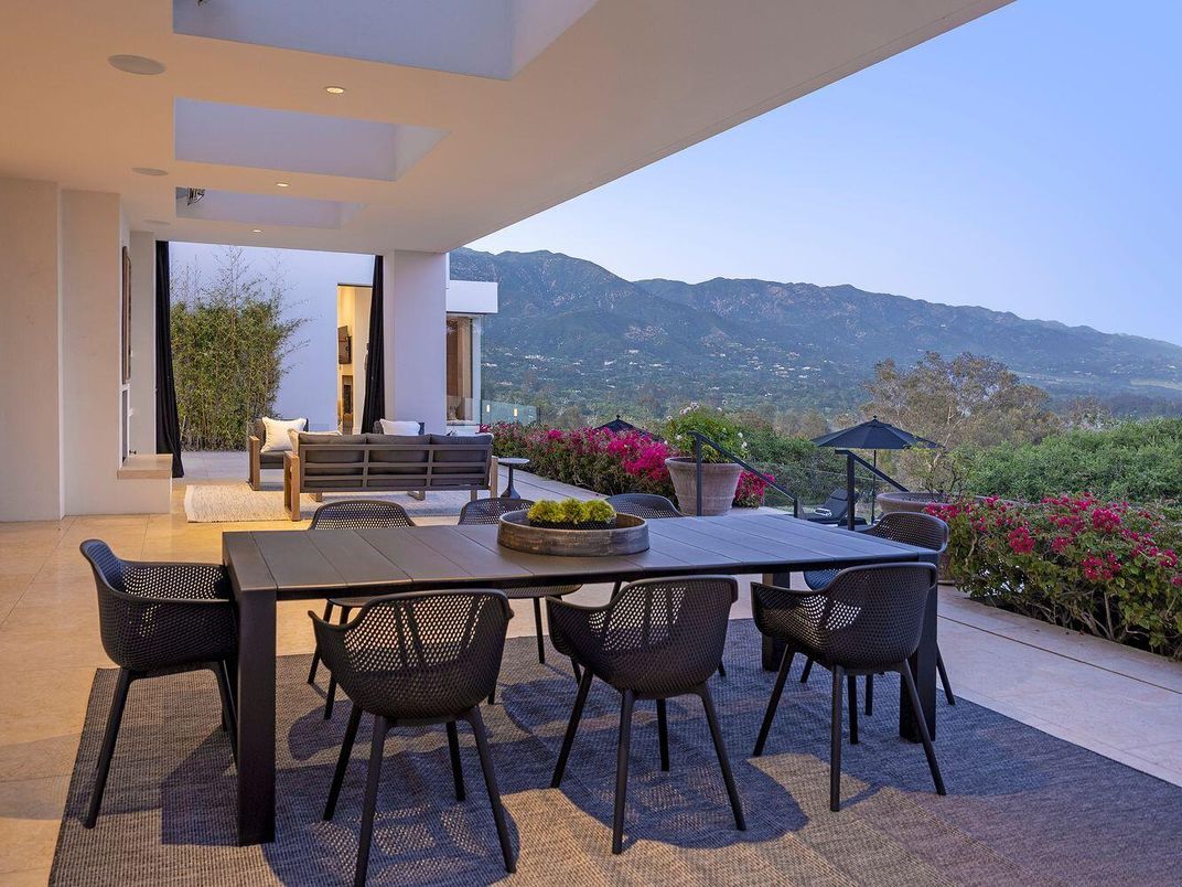 Exterior, Dining room, Other