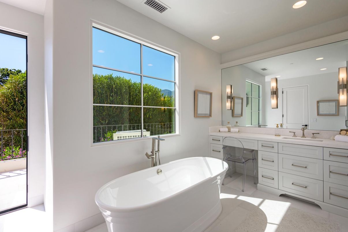 Bathroom, Dual Sink Vanities, Free Standing Baths, Interior, Recessed Lighting