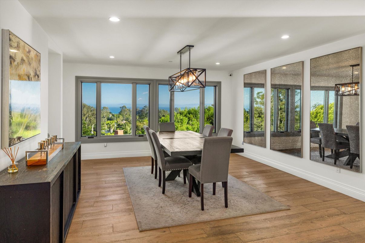 Dining room, Interior, Pendant Lights, Recessed Lighting, Water, Wood Texture Flooring