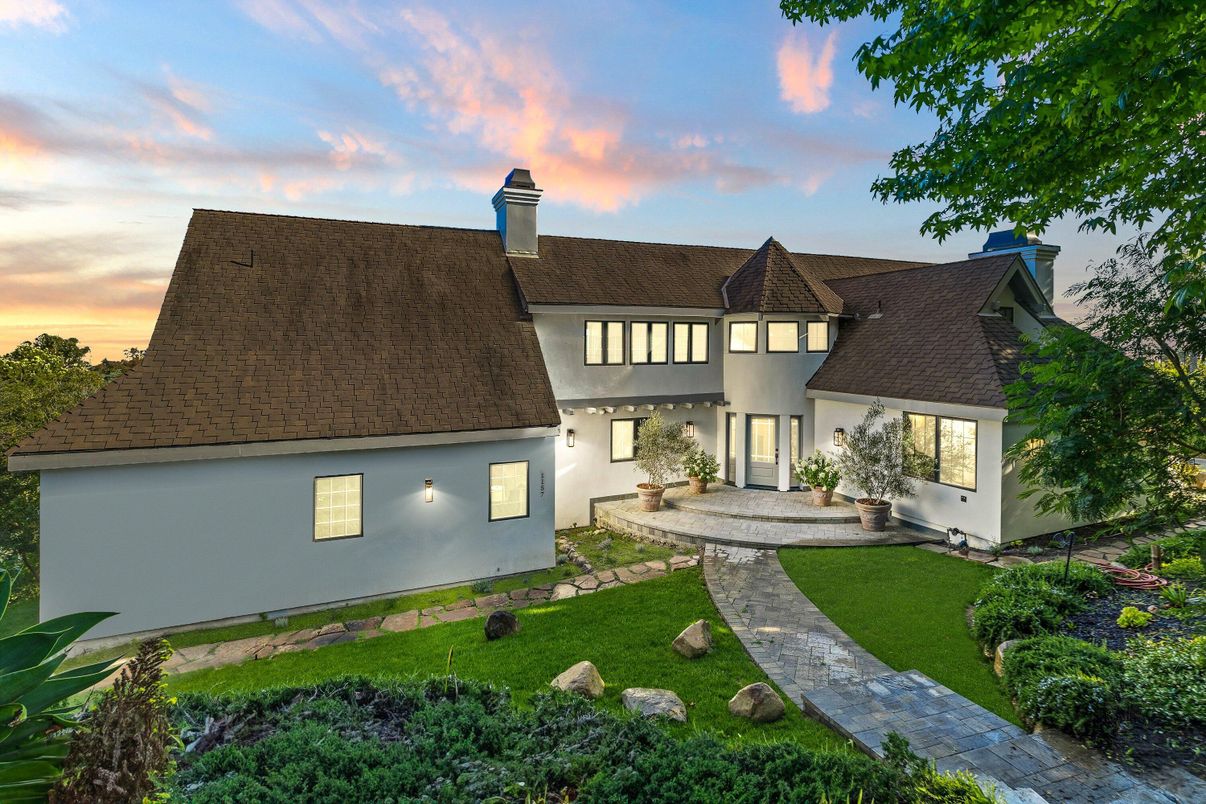 Backyard, Exterior, Facade, French Provincial