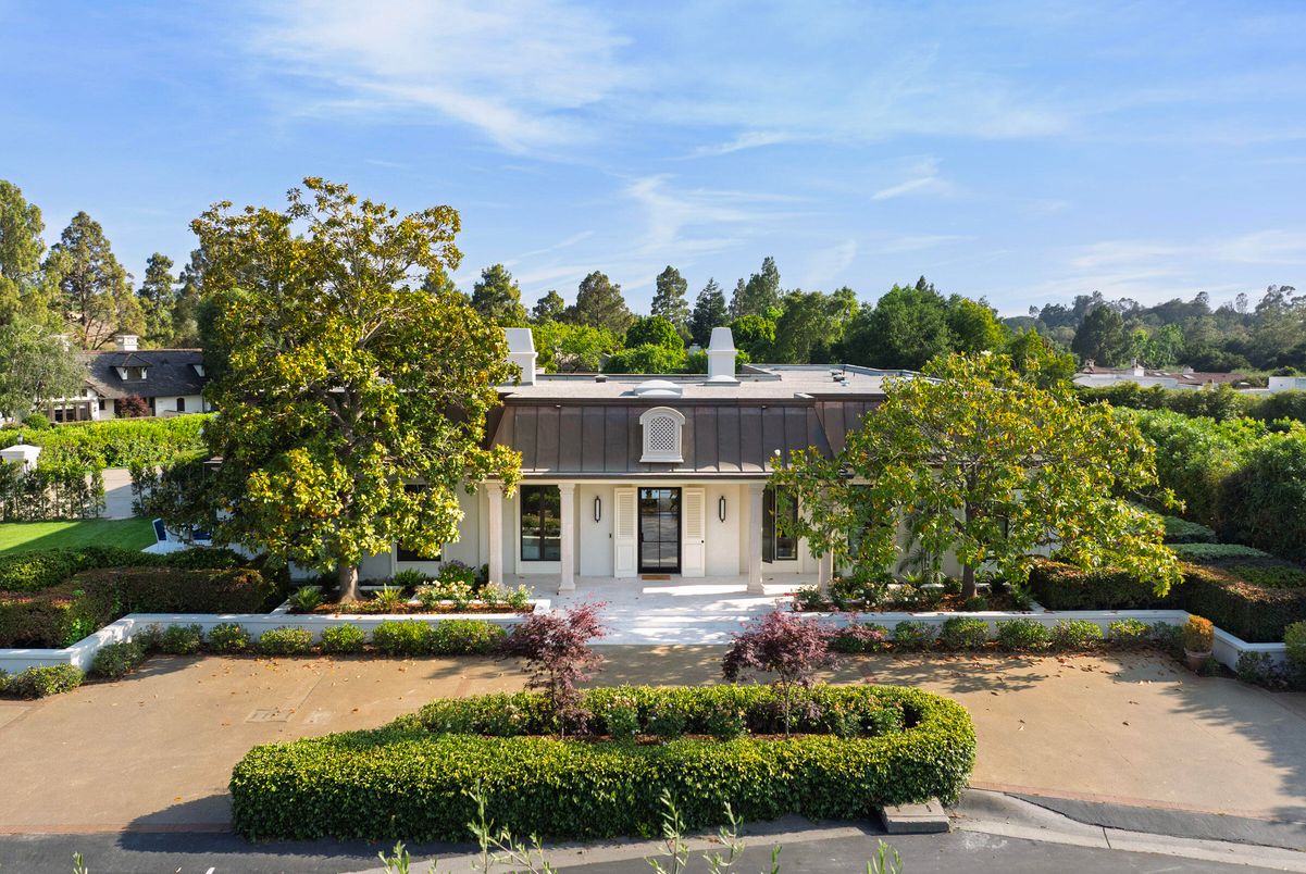 Exterior, Facade, French Provincial