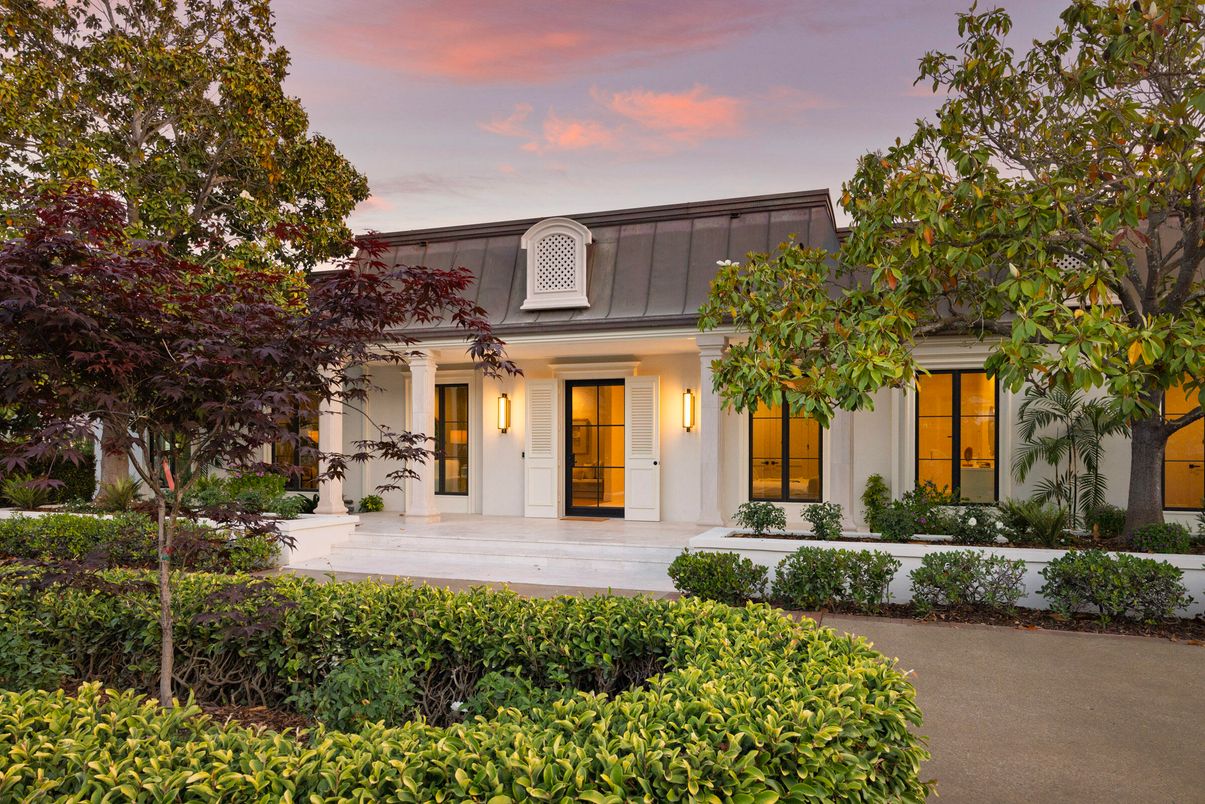 Exterior, Facade, French Provincial