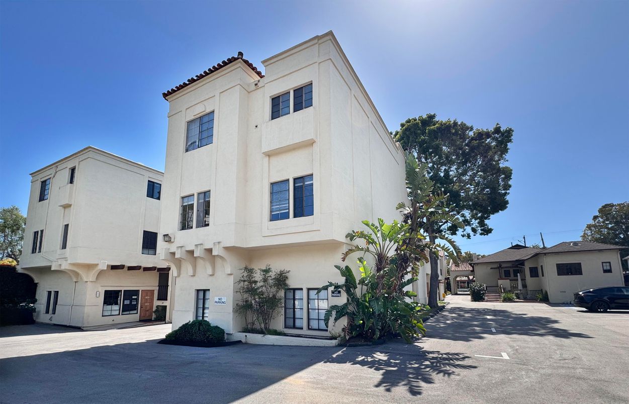 Attached, Exterior, Facade, Spanish Mediterranean