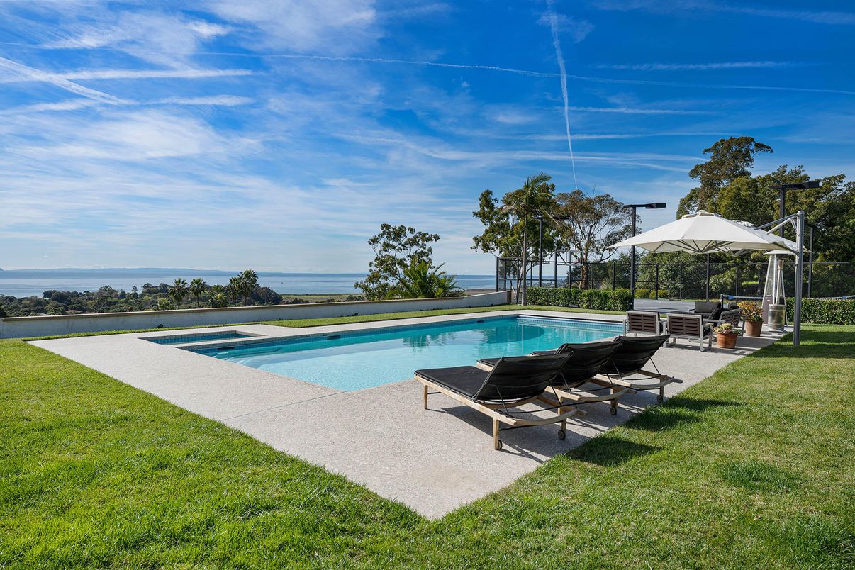 Exterior, Pool, Water