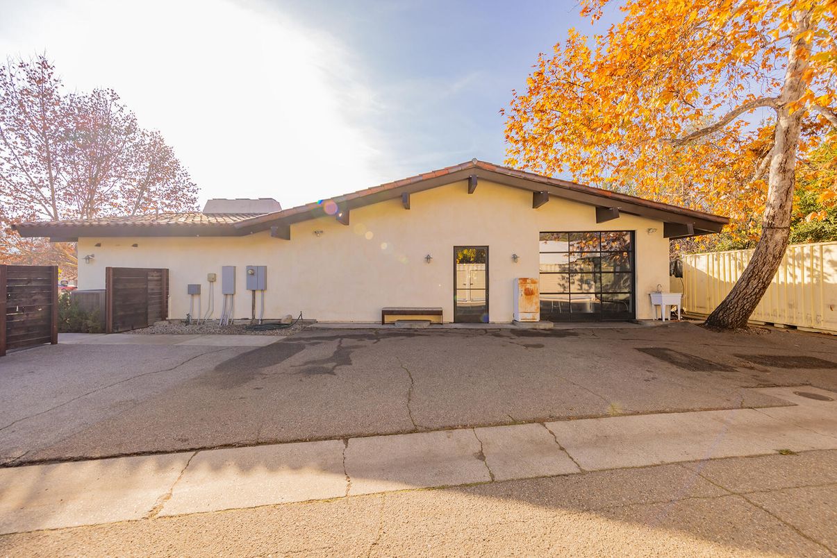 Attached, Exterior, Facade, Spanish Mediterranean