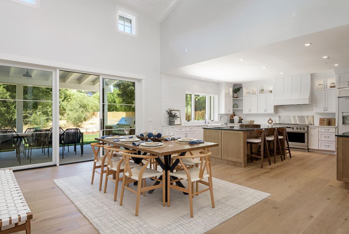 Dining room, Interior, Kitchen, Recessed Lighting, Stainless Steel Appliances, Wood Texture Flooring