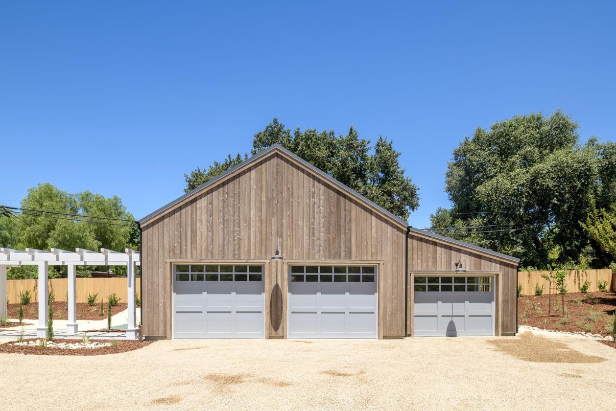Detached Garage, Exterior