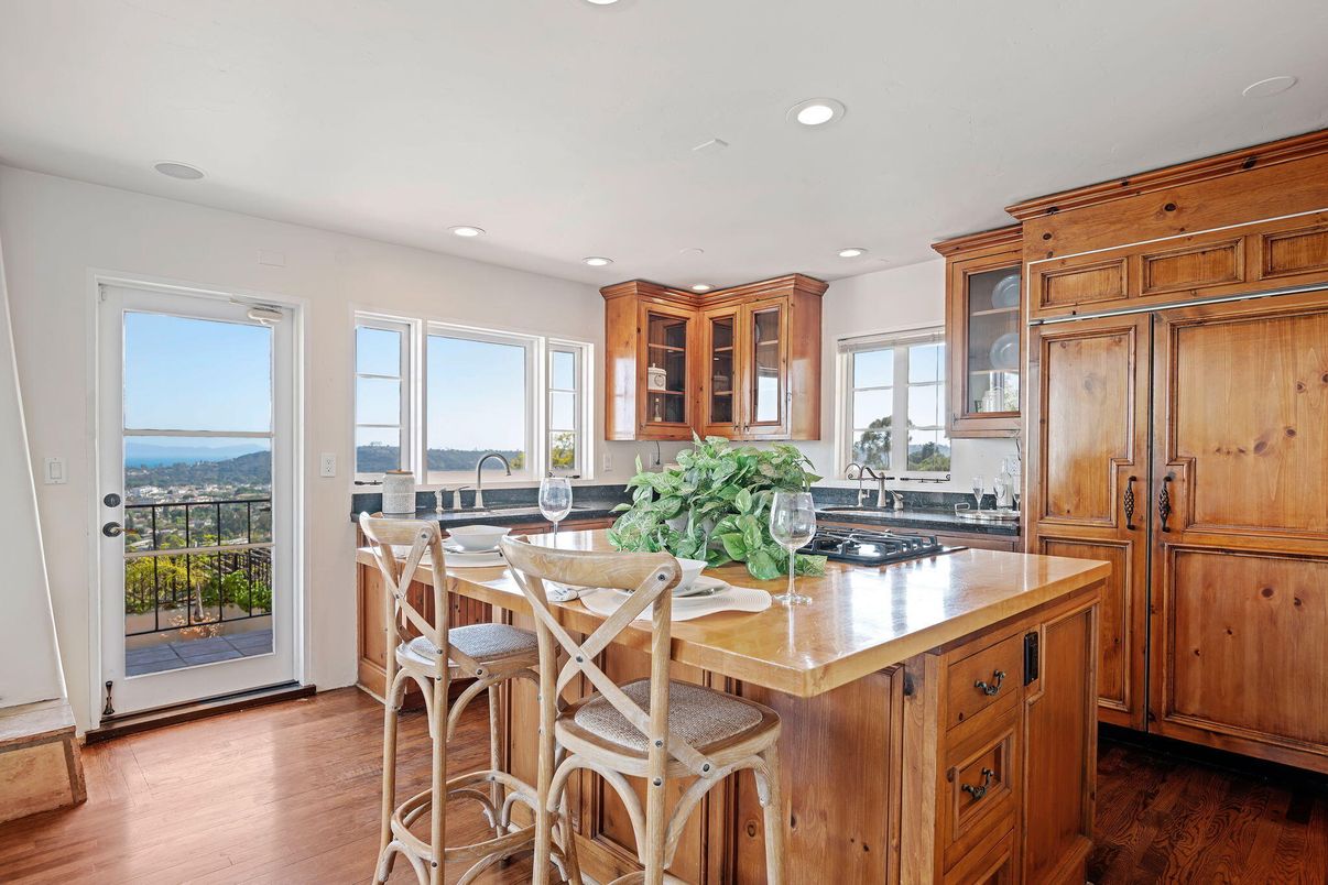Dining room, Interior, Kitchen, Recessed Lighting, Water, Wood Texture Flooring