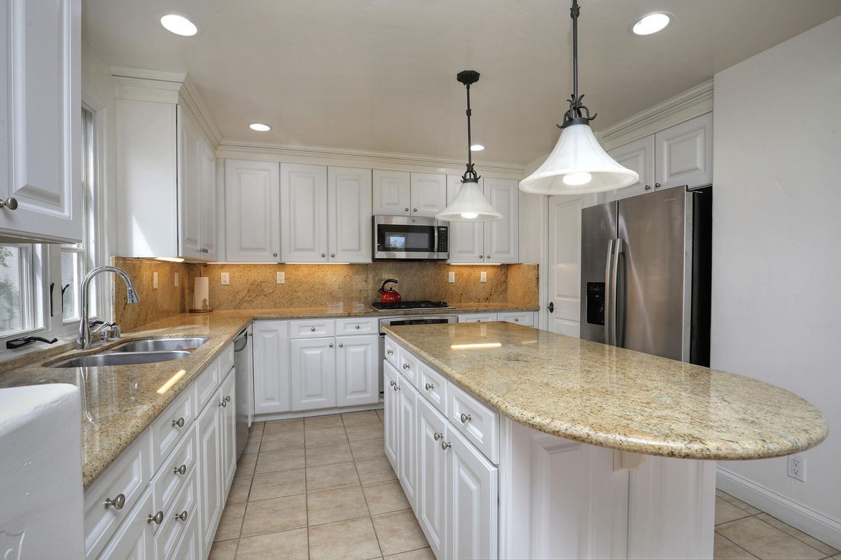 Interior, Kitchen, Pendant Lights, Recessed Lighting, Stainless Steel Appliances
