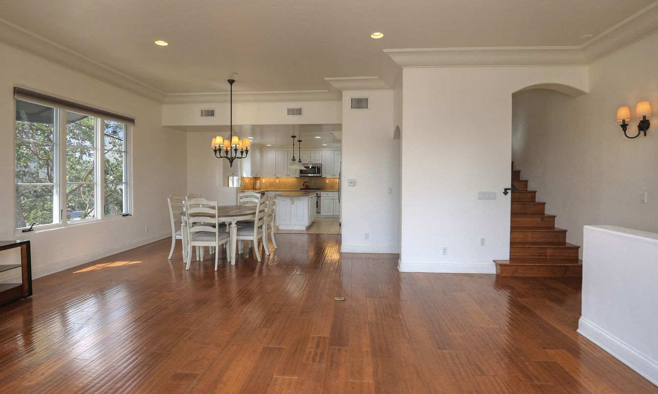 Chandelier, Dining room, Interior, Kitchen, Recessed Lighting, Wood Texture Flooring