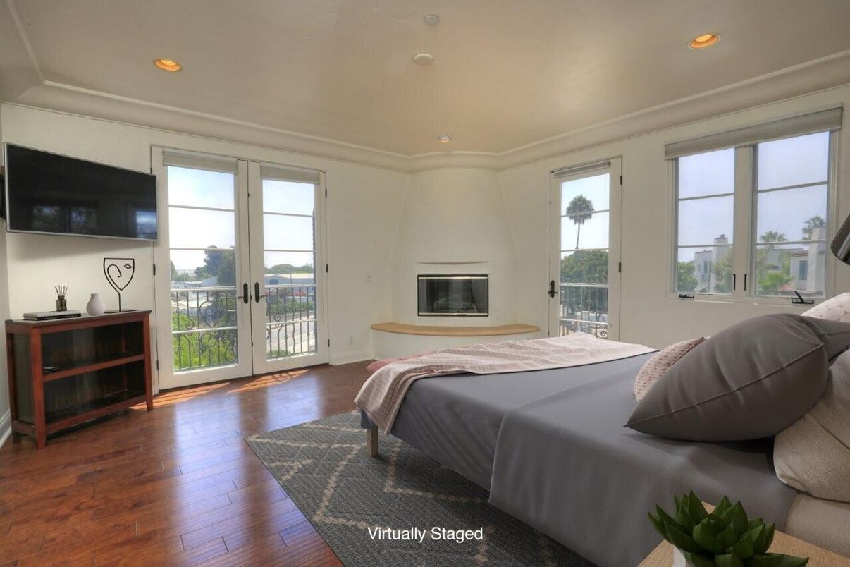 Bedroom, Fireplace, Interior, Recessed Lighting, Wood Texture Flooring