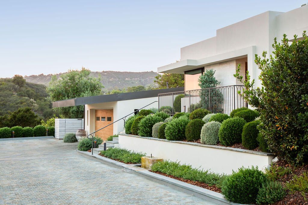 Backyard, Exterior, Facade, Modern