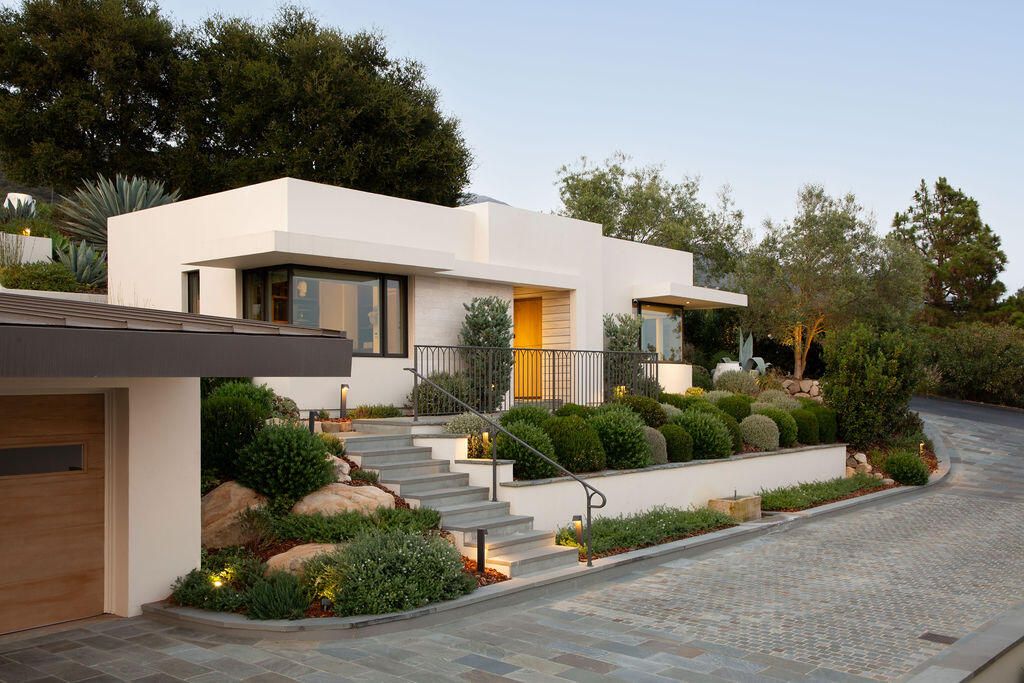 Attached, Exterior, Facade, Modern