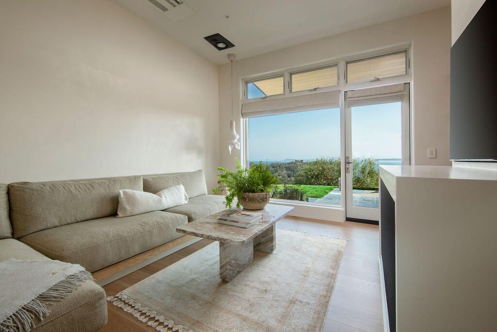 Interior, Living room, Recessed Lighting, Water, Wood Texture Flooring