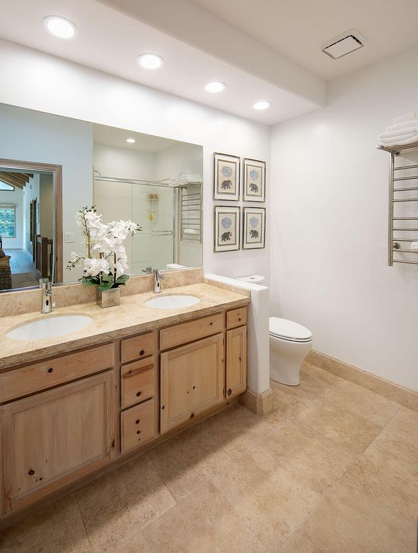 Bathroom, Dual Sink Vanities, Interior, Recessed Lighting
