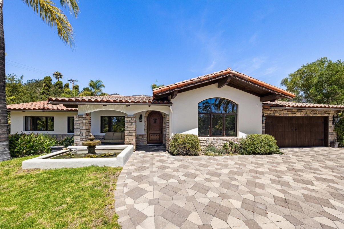 Attached, Exterior, Facade, Spanish Mediterranean