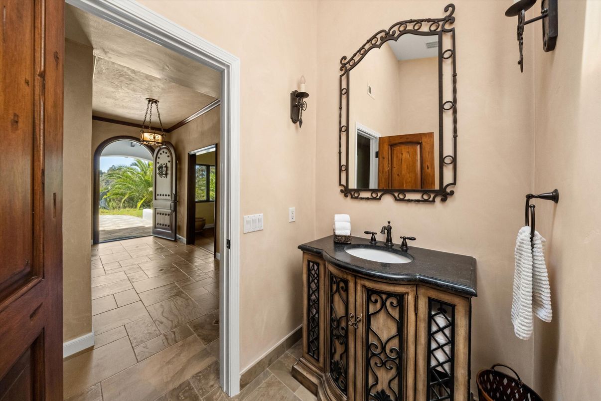 Bathroom, Interior, Pendant Lights