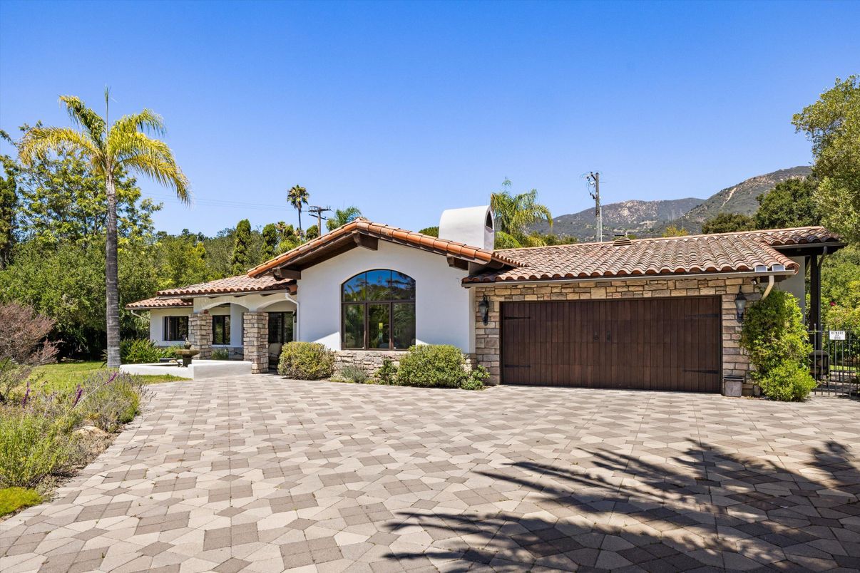 Attached, Exterior, Facade, Spanish Mediterranean