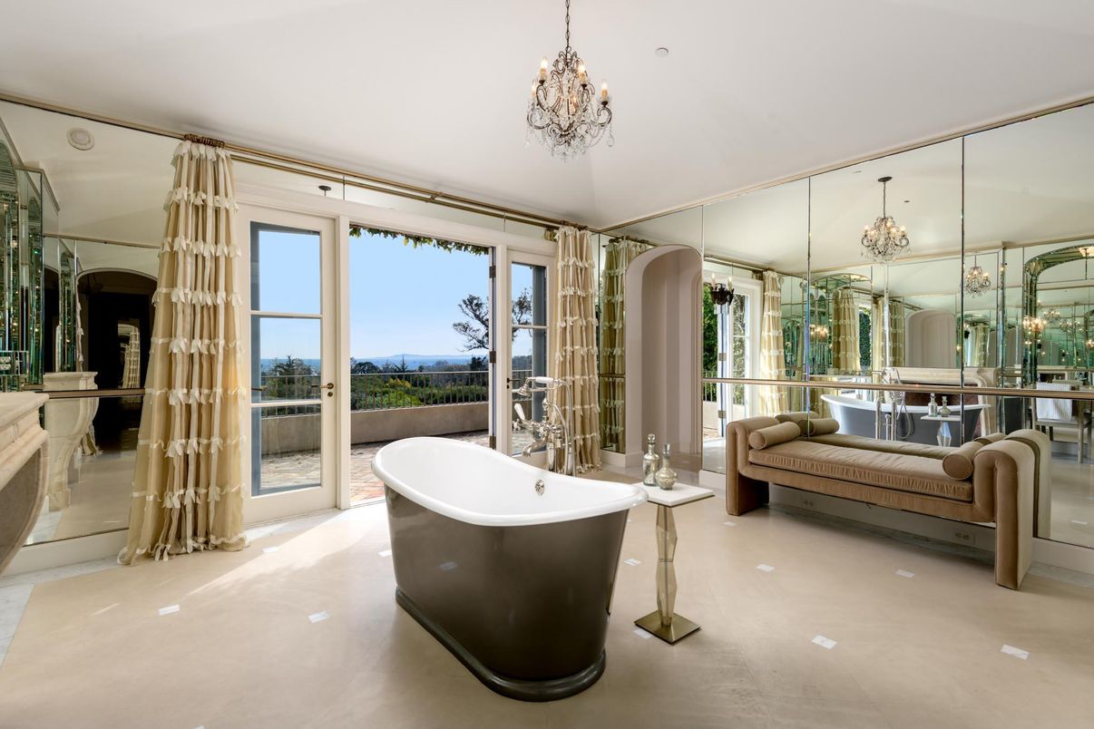 Bathroom, Chandelier, Free Standing Baths, Interior, Recessed Lighting