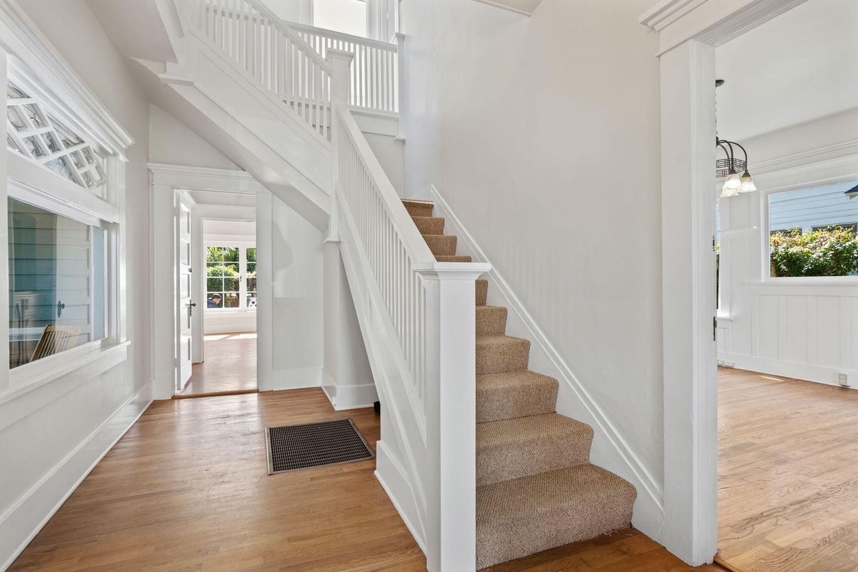 Interior, Pendant Lights, Wood Texture Flooring