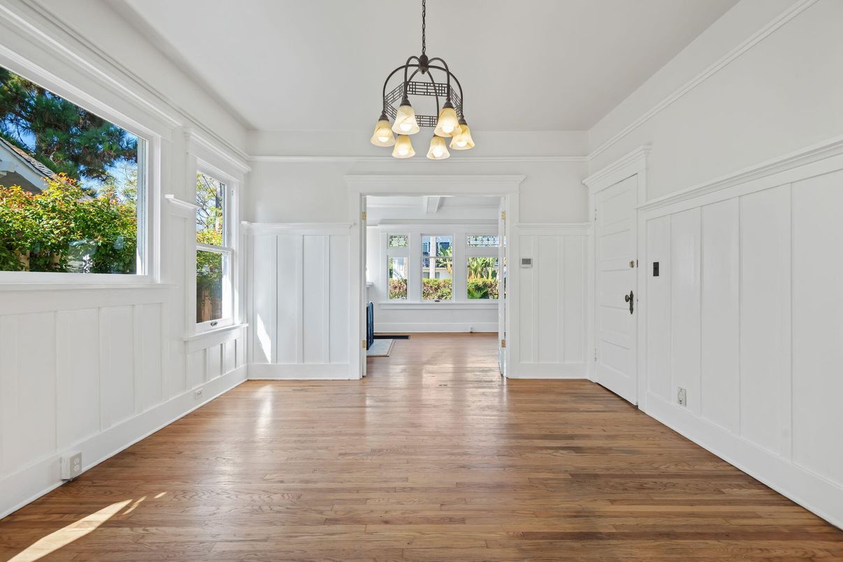 Empty room, Interior, Pendant Lights, Wood Texture Flooring